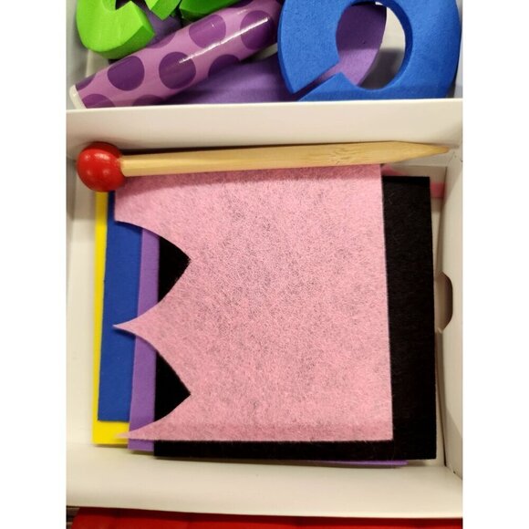 Spice Box Kits for Kids, Yarn Animals Spool Knit & Pom-poms, Over 40 projects - Picture 11 of 16